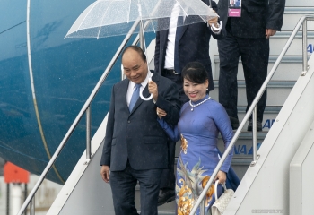 Thủ tướng đến thành phố Osaka, Nhật Bản