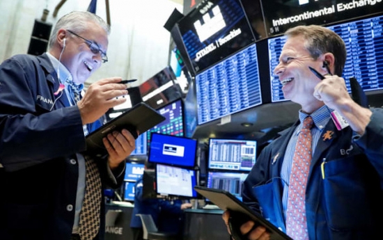 Chứng khoán Mỹ xanh trở lại, S&P 500 áp sát đỉnh mới