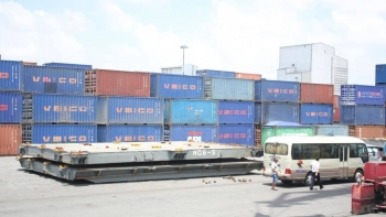 Ngàn container phế liệu quá hạn "bủa vây" các cảng biển