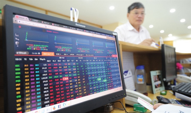 Dịch COVID-19 khiến VN-Index giảm mạnh ngay đầu phiên sáng 30/3 | Chứng  khoán | Vietnam+ (VietnamPlus)