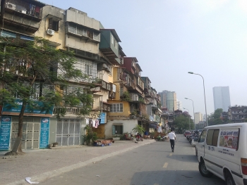 Hà Nội: Bài toán “cố thủ” của người dân tại các khu chung cư xuống cấp