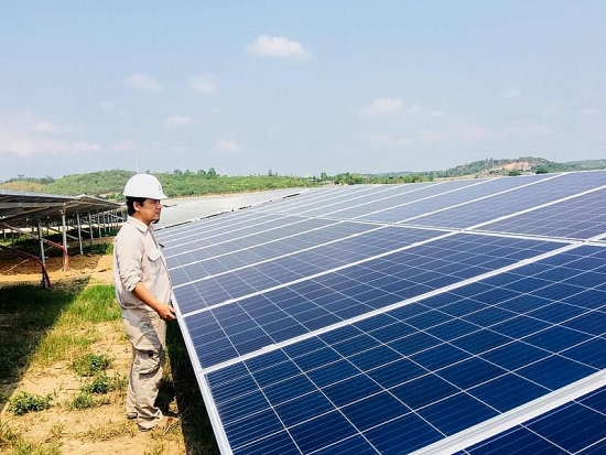 Chờ đợi nhiều hơn các doanh nghiệp điện mặt trời trên sàn chứng khoán