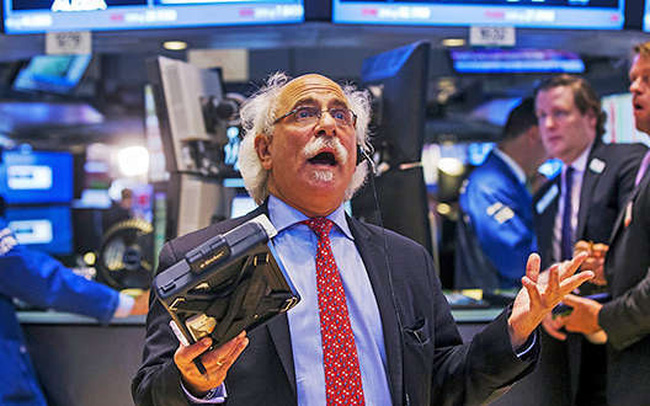 Chứng khoán Mỹ bị bán tháo ngay phiên đầu tiên của năm mới, Dow Jones có