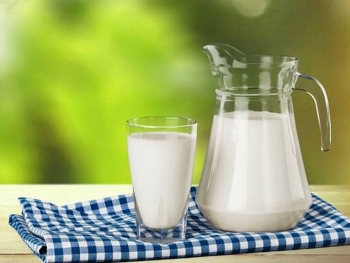 Nhà đầu tư nào sẽ “đi phát sữa” học đường?