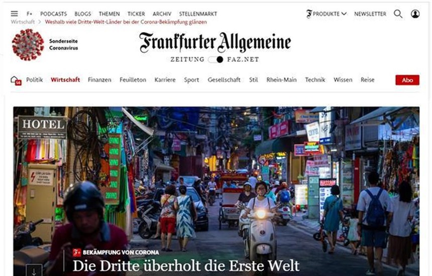 Bài viết trên báo Toàn cảnh Frankfurt (FAZ) của Đức ca ngợi hình mẫu chống dịch của Việt Nam. (Ảnh: Mạnh Hùng/ PV TTXVN tại Đức).