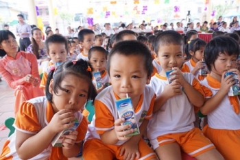 Công bố kết quả Gói thầu mua sữa học đường: Nhà thầu thở phào!