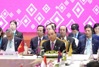 Thủ tướng kết thúc chương trình tham dự Hội nghị Cấp cao ASEAN 35
