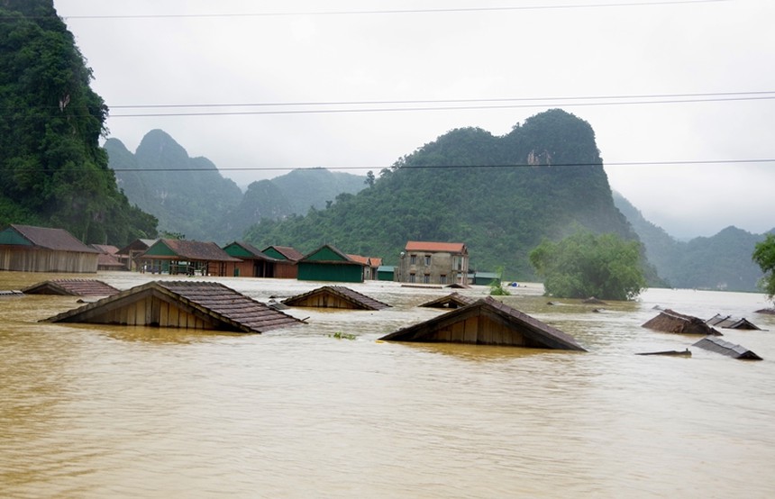 Báo cáo về tình hình phòng, chống thiên tai, bão lũ ở các tỉnh miền Trung vừa được Chính phủ gửi đến Quốc hội
