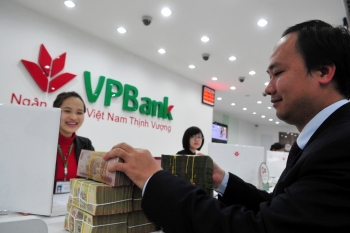 Chính sách ưu đãi cho khách hàng dùng thẻ VPBANK NAPAS dịp cuối năm