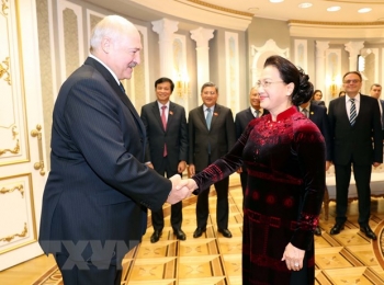Chủ tịch Quốc hội Nguyễn Thị Kim Ngân hội kiến Tổng thống Belarus
