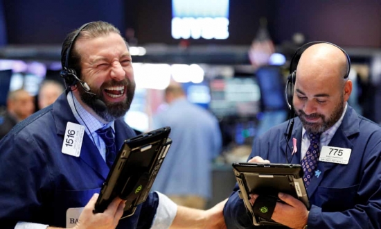 Chứng khoán Mỹ ngày 1/12: S&P 500 và Nasdaq lập đỉnh lịch sử mới
