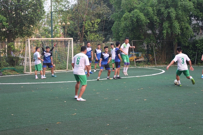 giao huu bong da ky niem 4 nam thanh lap hanoiba fc