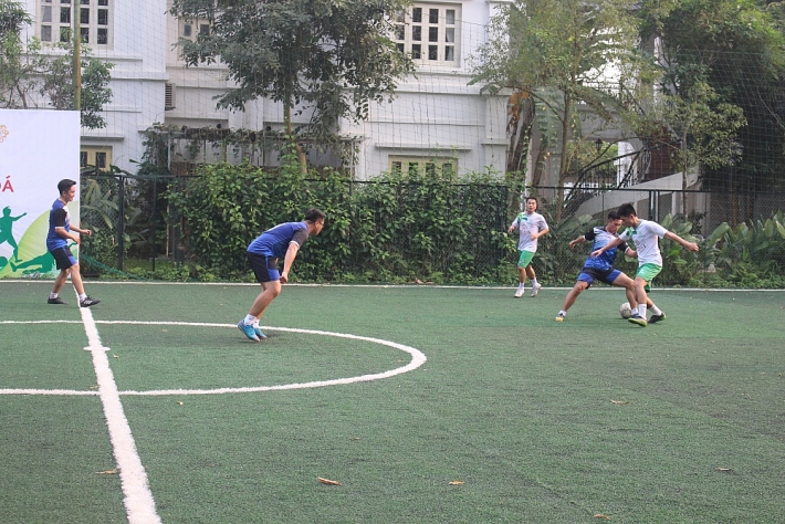 giao huu bong da ky niem 4 nam thanh lap hanoiba fc