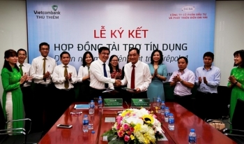 Vietcombank Thủ Thiêm ký kết hợp đồng tín dụng tài trợ dự án nhà máy điện mặt trời Srêpok1
