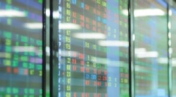 Thị trường chứng khoán ngày 17/7: Cổ phiếu ngân hàng khởi sắc, 2 sàn giữ được sắc xanh