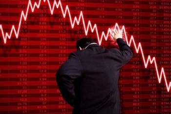 Thị trường chứng khoán ngày 13/8: Châu Á tiếp tục giảm điểm, Hong Kong mất hơn 540 điểm
