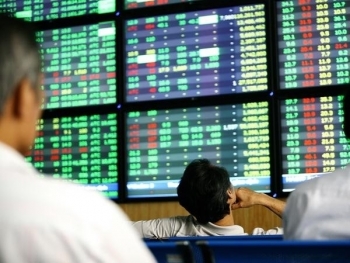 Thị trường chứng khoán ngày 01/10: Giữa phiên sáng VN-Index lại tiến gần mốc 1.000 điểm