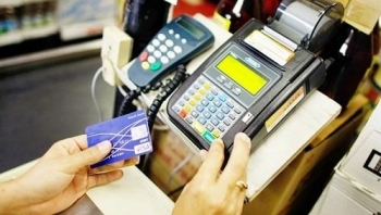 Trộm tiền trong thẻ tín dụng