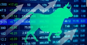 Thị trường chứng khoán ngày 04/11: VN-Index tăng gần 7 điểm, vượt mốc 1.020 điểm