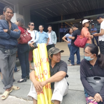 Hơn 150 hộ cư dân Đông Tăng Long vây kín trụ sở Thăng Long Real