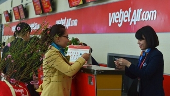 Vietjet cung cấp dịch vụ vận chuyển mai, đào Tết Kỷ Hợi 2019