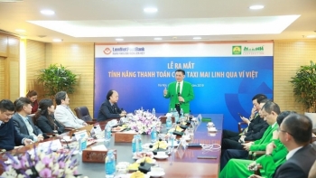 Ra mắt dịch vụ “Đi taxi - chi Ví Việt”