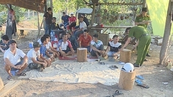 Đắk Lắk: Triệt phá sới bạc bắt giữ 19 đối tượng trong ngày Mùng 3 Tết
