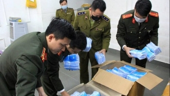Hà Nội thu giữ 120.000 khẩu trang y tế không rõ nguồn gốc xuất xứ