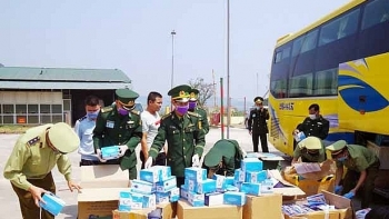 Hà Tĩnh: Bắt vụ vận chuyển trái phép 30.000 chiếc khẩu trang sang Lào