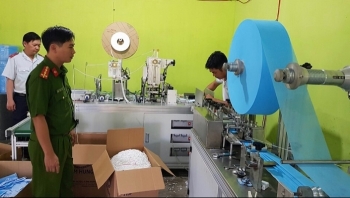 Phú Yên: Xử phạt 70 triệu đồng một công ty sản xuất khẩu trang không phép