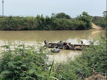 Đắk Lắk: Bắt giữ thuyền khai thác cát trái phép trên sông Krông Ana