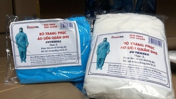 Hà Nội: Phát hiện, thu giữ 7.800 bộ quần áo bảo hộ y tế nhập khẩu vi phạm