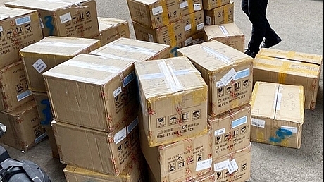 TP HCM: Phát hiện kho 5.000 hộp mỹ phẩm Trung Quốc nhập lậu