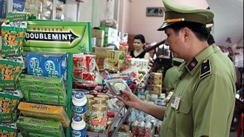 Lạng Sơn: Buộc tiêu hủy gần 900 mặt hàng thực phẩm online nhập lậu