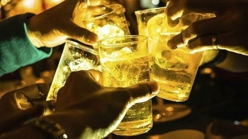 Mỗi người Việt tiêu thụ 43 lít bia trong 1 năm, sức uống vẫn còn “sung”?