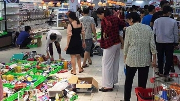 Siêu thị Auchan giảm giá để đóng cửa và ý thức của người tiêu dùng Việt