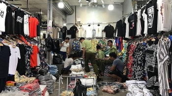 Gần 3.000 sản phẩm giả thương hiệu nổi tiếng tại chợ Ninh Hiệp bị thu giữ