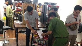 Triệt phá tụ điểm đánh bạc dành cho người nước ngoài tại Hà Nội