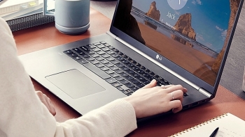 Laptop 17 inch nhẹ nhất thế giới về Việt Nam có giá 40 triệu đồng