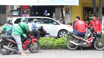 Cạnh tranh gay gắt, cơ hội nào cho ứng dụng gọi xe công nghệ Việt?