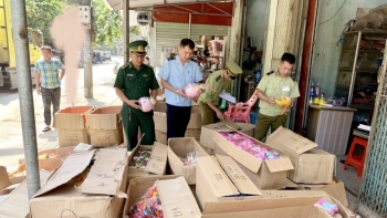 Lạng Sơn: Thu giữ hơn 7.000 sản phẩm đồ chơi nhập lậu