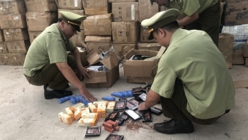 Quảng Ninh: Khám xét kho hàng chứa hơn 26.000 sản phẩm mỹ phẩm nhập lậu
