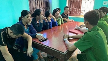 Quảng Bình: Tạm giữ 25 đối tượng trong đường dây đánh bạc qua mạng