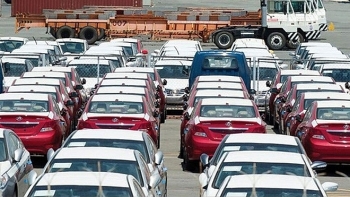 Nhập khẩu ô tô tăng cao kỷ lục trong tháng 10