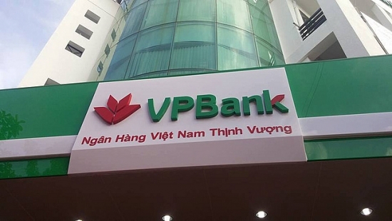 Thêm lãnh đạo và người nhà bán ra lượng lớn cổ phiếu VPBank