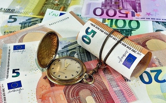 Tỷ giá Euro hôm nay 12/2/2022: Các ngân hàng tiếp tục giảm đồng Euro