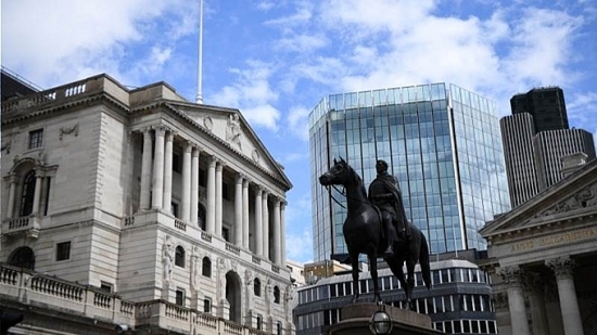 Bản tin tài chính quốc tế ngày 11/3/2021: Các ngân hàng Anh đối mặt với xung đột lợi ích