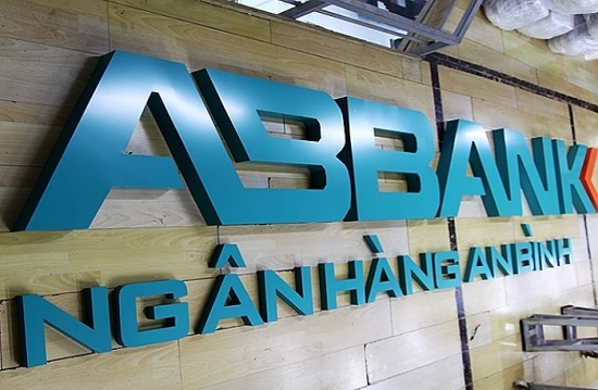 Người nhà 'sếp' ABBank đăng ký bán ra hơn 1,5 triệu cổ phiếu