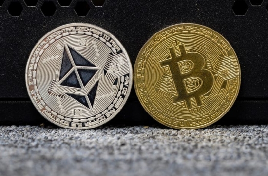 Giá bitcoin biến động mạnh, nhiều nhà đầu tư tìm đến với ethereum
