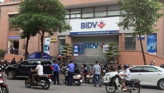 Bản tin tài chính ngân hàng ngày 26/10: Bắt đầu xét xử đại án tại BIDV